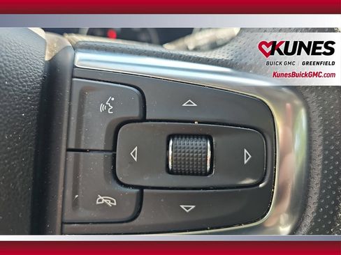 Used 2025 Chevrolet Blazer LT FWD image 22
