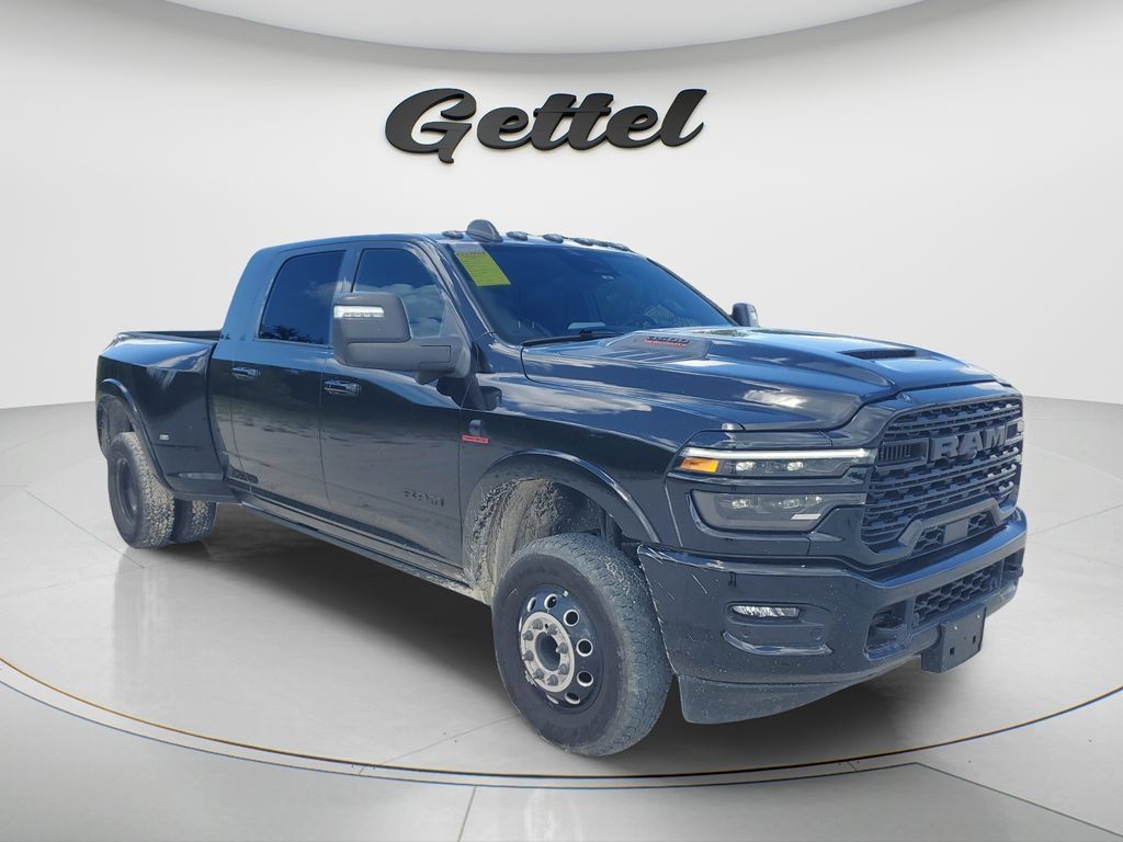 Used 2025 RAM 3500 Limited AWD/4WD image 3