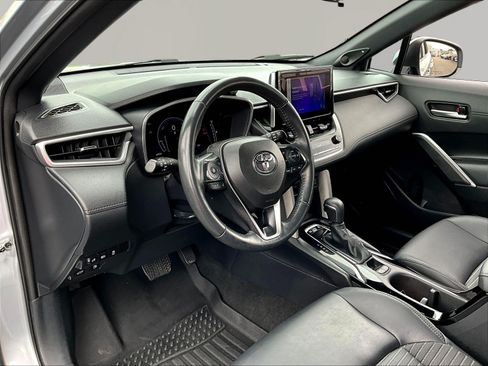 Used 2024 Toyota Corolla Cross AWD Hybrid w/ Convenience Package image 17