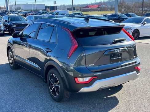 Certified 2025 Kia Niro EX image 31