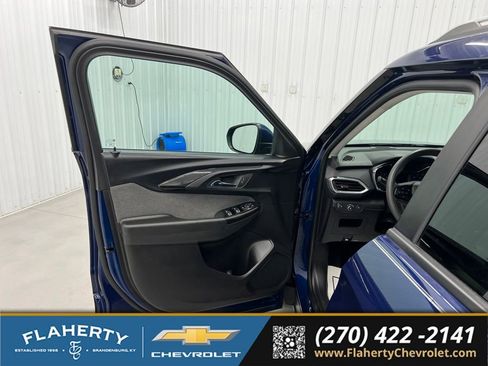 Used 2023 Chevrolet TrailBlazer LT FWD image 8