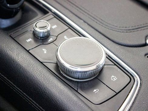 Used 2021 Cadillac XT5 Premium Luxury w/ LPO, Floor Liner Package image 31