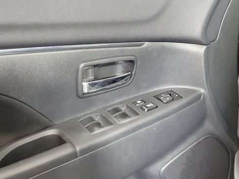 Used 2025 Mitsubishi Outlander Sport LE AWD/4WD image 16