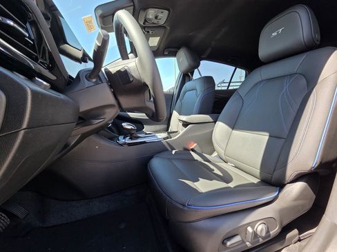 New 2026 Buick Envista Sport Touring w/ Convenience I Package FWD image 23
