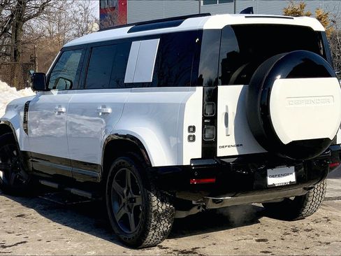 New 2026 Land Rover Defender 110 X-Dynamic SE image 12