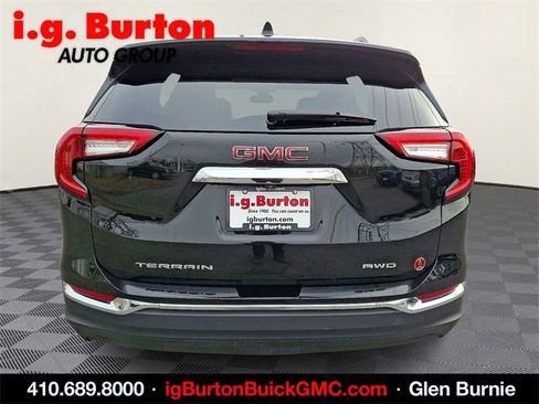 Used 2024 GMC Terrain SLT image 5