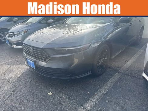 Used 2025 Honda Accord SE image 1