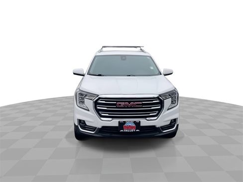 Used 2022 GMC Terrain SLT image 3