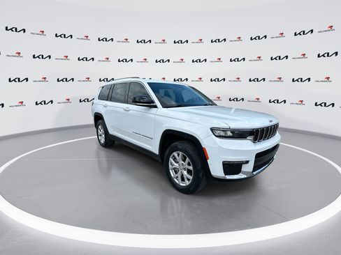 Used 2022 Jeep Grand Cherokee L Limited w/ Luxury Tech Group II AWD/4WD image 2