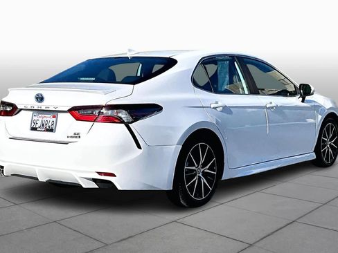 Used 2023 Toyota Camry SE image 12