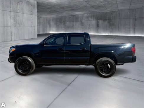 Used 2022 Toyota Tacoma SR image 3