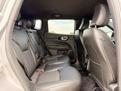 Used 2023 Jeep Compass Latitude AWD/4WD image 18