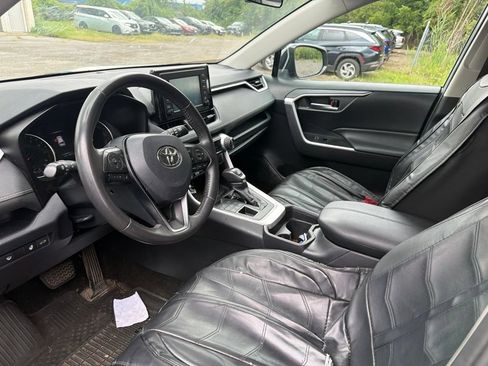 Used 2019 Toyota RAV4 XLE Premium AWD/4WD image 8