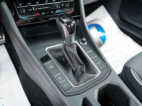 Used 2025 Volkswagen Jetta Sport FWD image 33