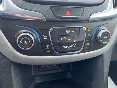 Used 2021 Chevrolet Equinox LS image 34