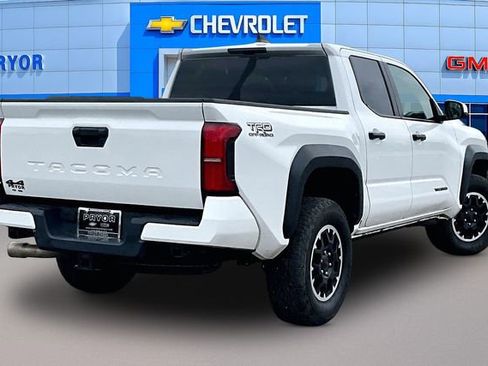 Used 2024 Toyota Tacoma TRD Off-Road AWD/4WD image 5