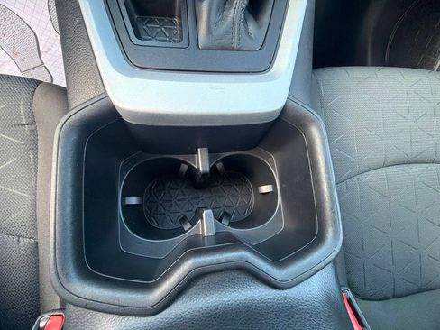Used 2025 Toyota RAV4 XLE AWD/4WD image 26