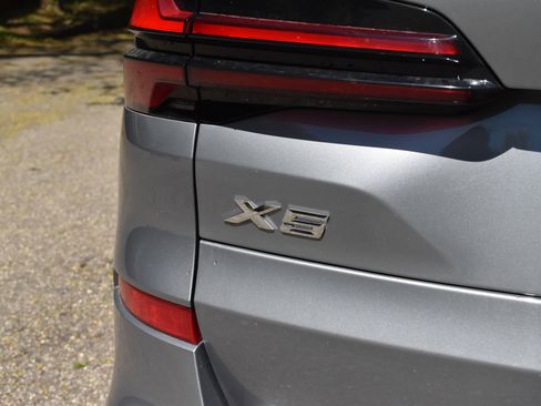 Used 2024 BMW X5 sDrive40i w/ M Sport Package RWD image 17