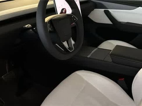 Used 2026 Tesla Model Y AWD image 22