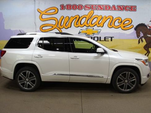 Used 2018 GMC Acadia Denali w/ Technology Package AWD/4WD image 1