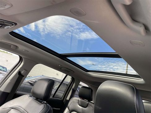 Used 2022 Jeep Grand Cherokee Limited 4xe image 19