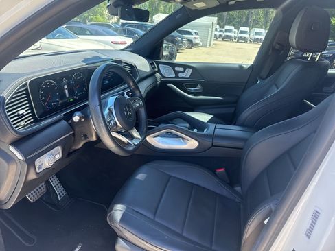 Used 2023 Mercedes-Benz GLS 450 4MATIC image 9