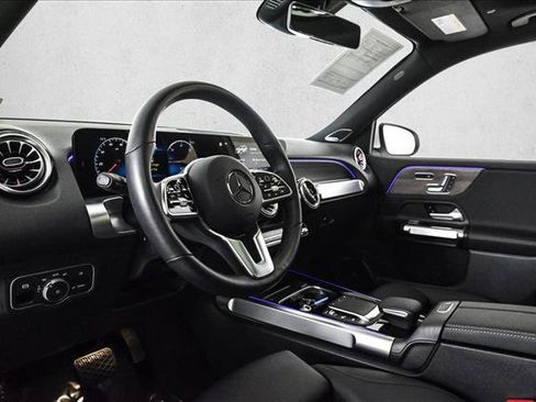 Used 2023 Mercedes-Benz EQB 300 EQB 300 w/ Pinnacle Package image 10