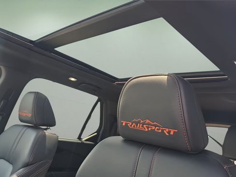 Used 2023 Honda Pilot TrailSport image 14