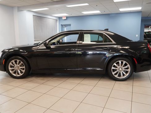 Used 2016 Chrysler 300 Limited w/ Driver Convenience Group AWD/4WD image 2