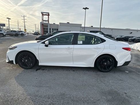 New 2026 Toyota Camry SE image 11