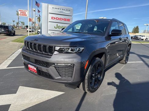 New 2026 Jeep Grand Cherokee Limited w/ Limited Altitude Package image 11