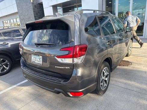 Used 2020 Subaru Forester Premium AWD/4WD image 9