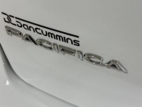 New 2026 Chrysler Pacifica Select AWD/4WD image 27