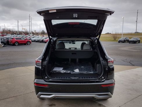 New 2025 Mitsubishi Outlander SE image 17