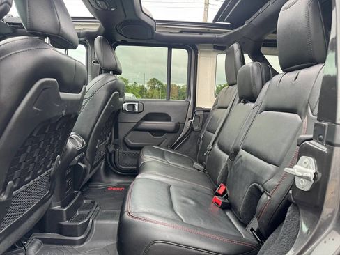 Used 2019 Jeep Wrangler Unlimited Rubicon AWD/4WD image 17