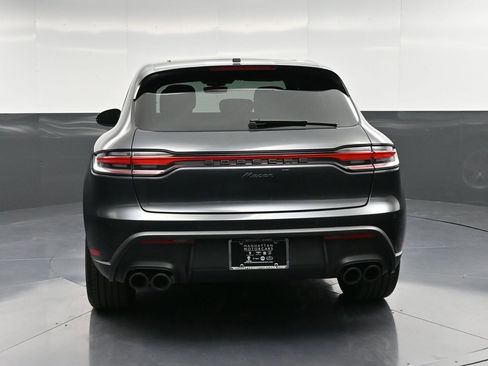 Certified 2025 Porsche Macan image 7