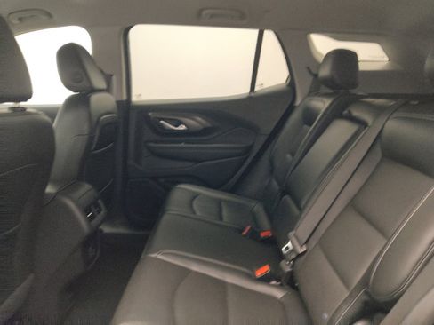 Used 2023 GMC Terrain SLT image 18