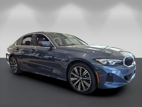 New 2026 BMW 330i Sedan w/ Convenience Package RWD image 1