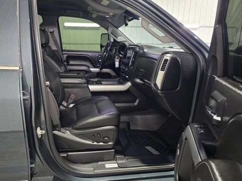 Used 2019 Chevrolet Silverado 2500 LTZ w/ Duramax Plus Package AWD/4WD image 9