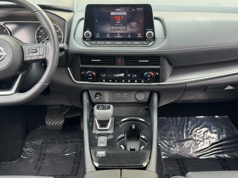 Used 2024 Nissan Rogue SV w/ SV Premium Package FWD image 22