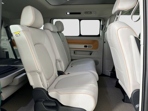 New 2025 Volkswagen ID. Buzz 1st Edition image 27