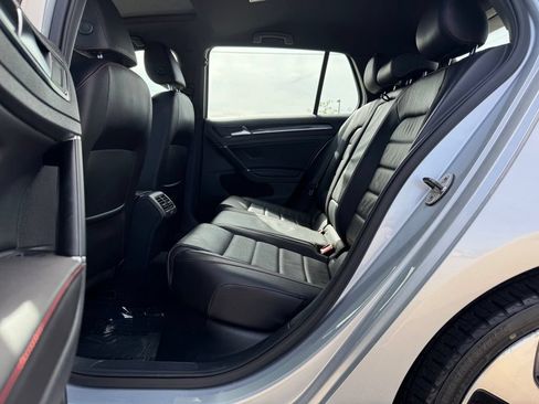 Used 2017 Volkswagen GTI SE FWD image 9