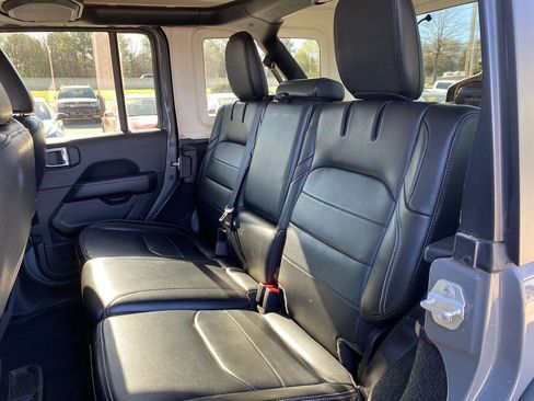 Used 2023 Jeep Wrangler Unlimited Sahara image 26