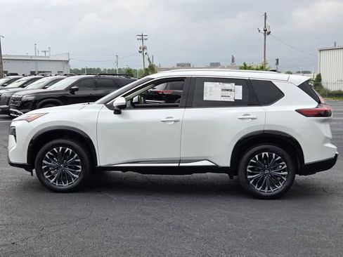 New 2026 Nissan Rogue Platinum AWD/4WD image 2