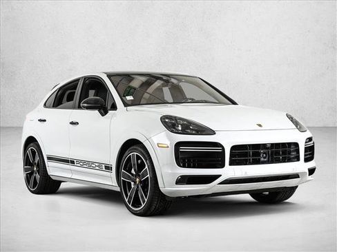Used 2020 Porsche Cayenne Turbo image 3