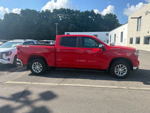 Used 2023 Chevrolet Silverado 1500 LT AWD/4WD image 10