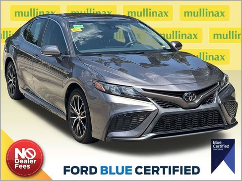 Used 2024 Toyota Camry SE FWD image 1
