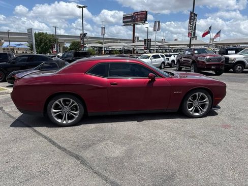Used 2022 Dodge Challenger R/T RWD image 8