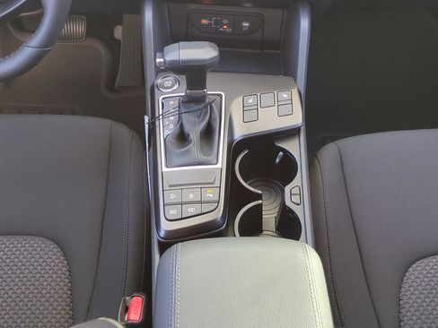New 2026 Kia Sportage LX w/ LX Convenience Package FWD image 19