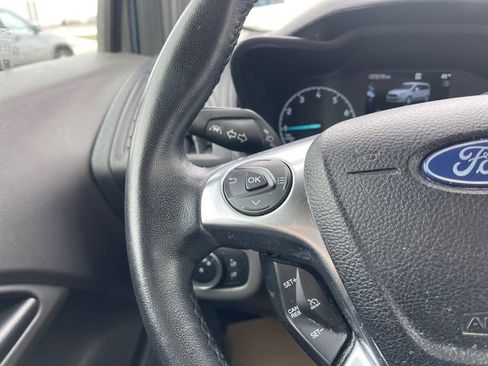 Used 2022 Ford Transit Connect XLT image 22